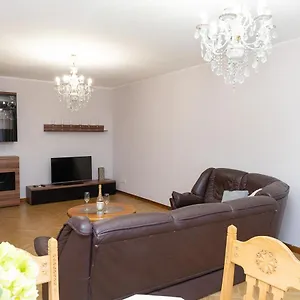 Spacious In The Center Of Obolon 2 Bedrooms Апартаменты